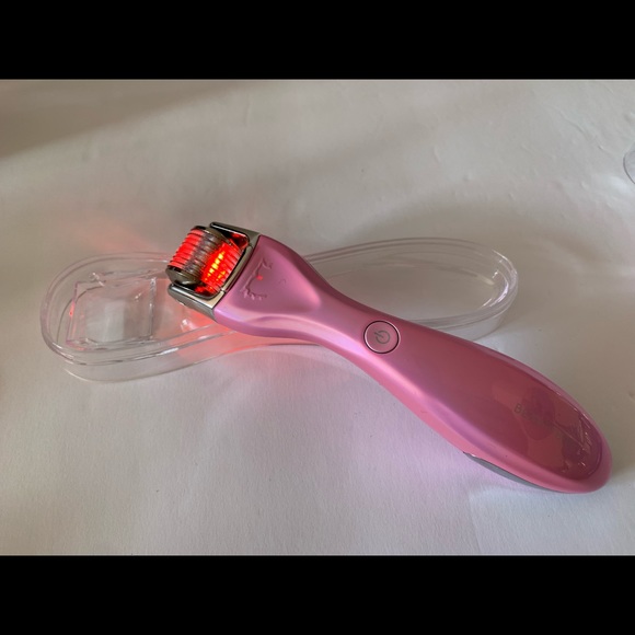 Beauty Bio Glo pro microneedling device. Battery operated new in box - Picture 4 of 11